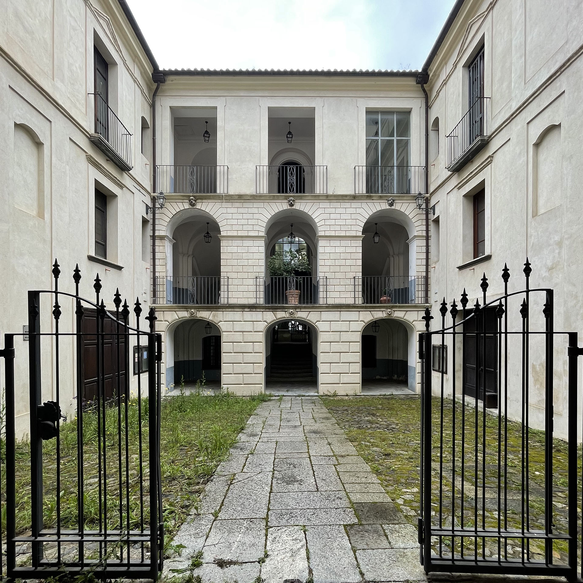 Fotografia della Corte di Palazzo Alemanni